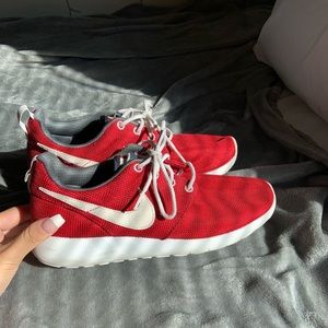 Nike Roshe in Red